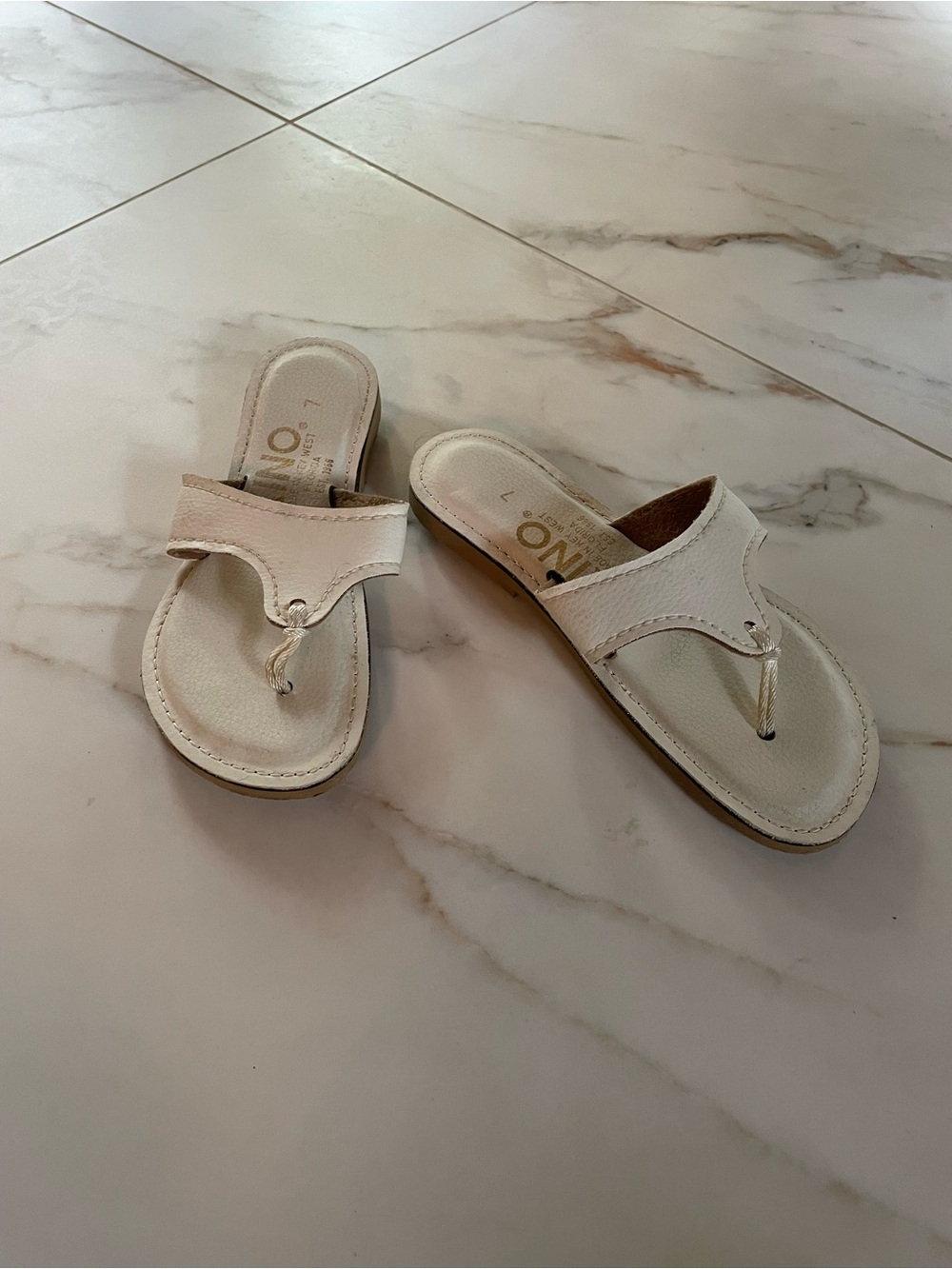 Kino sandals